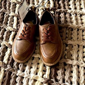 Boys 8 toddler Cognac shoes